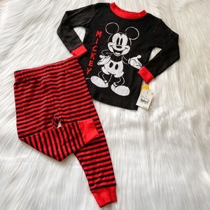 Disney’s Mickey Mouse 2 piece pajama set